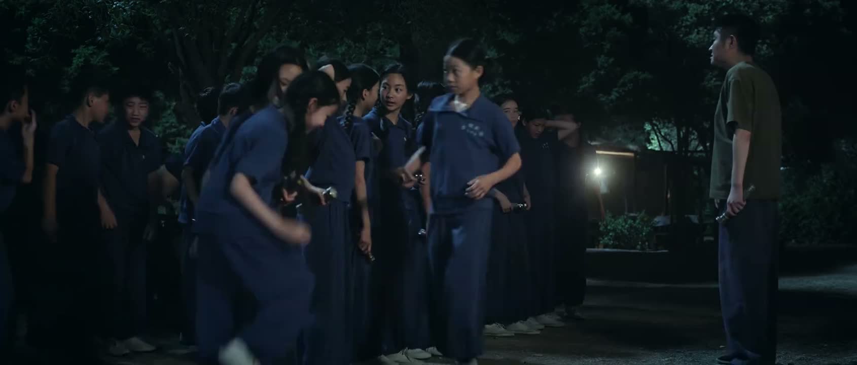 眼睛都睁不开了 突发情况啊