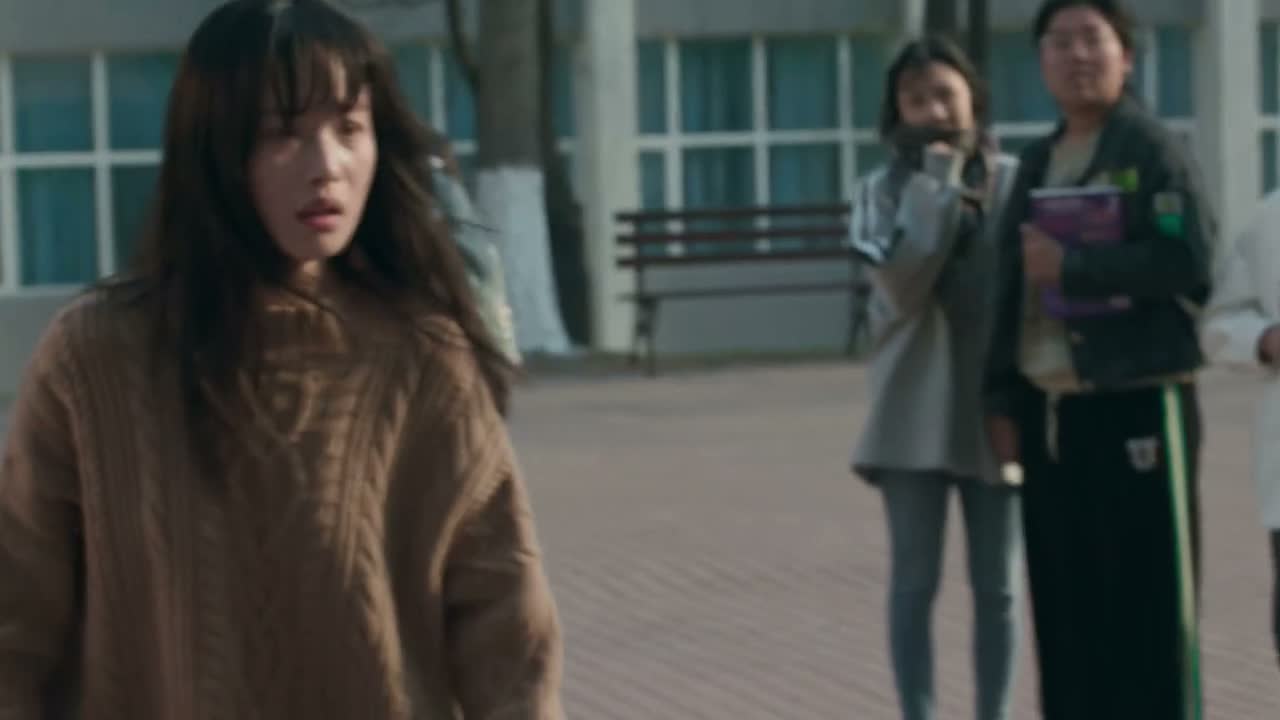 打谁呢你 谁让你打她