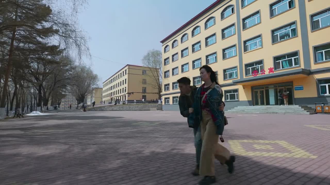 你坐会儿 你冷静一下