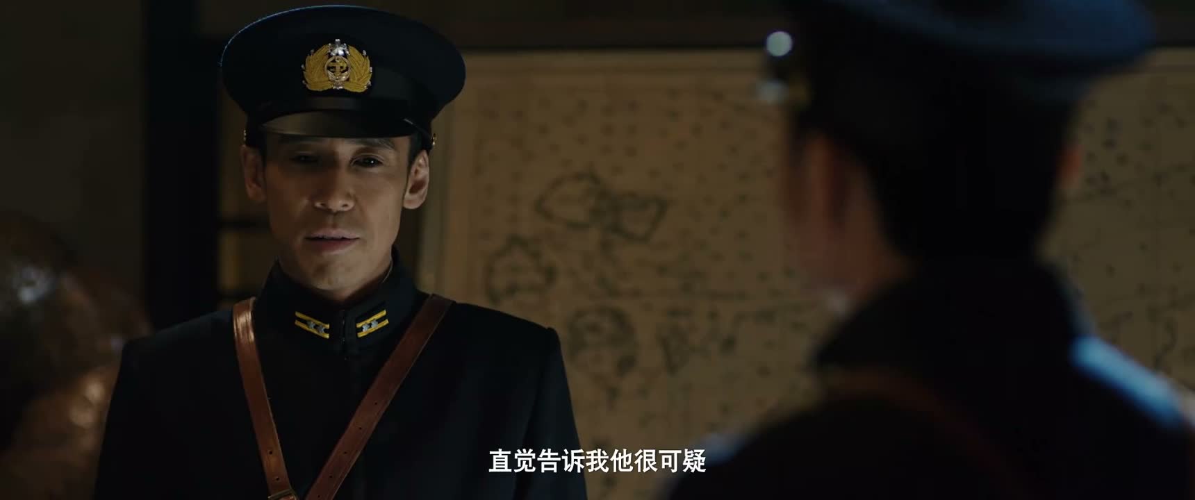 直觉告诉我他很可疑