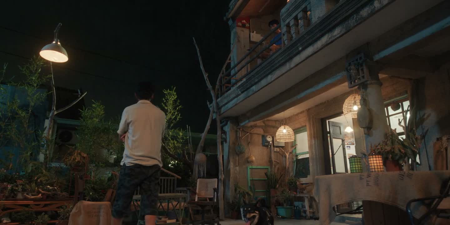 你就整个人怪怪的