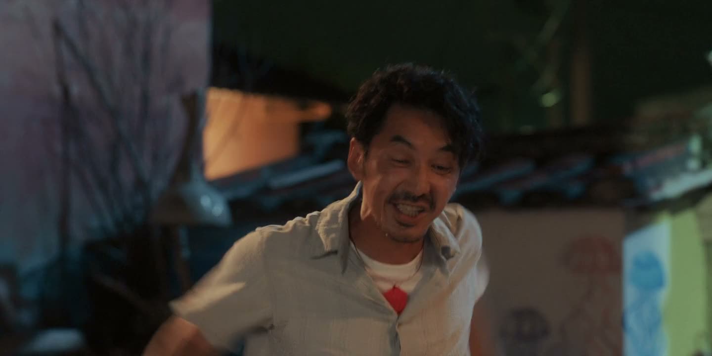 我就一脚踹死他
