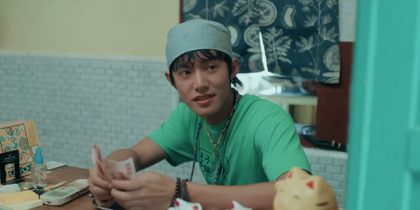 小小一颗糖衣锭很好吞