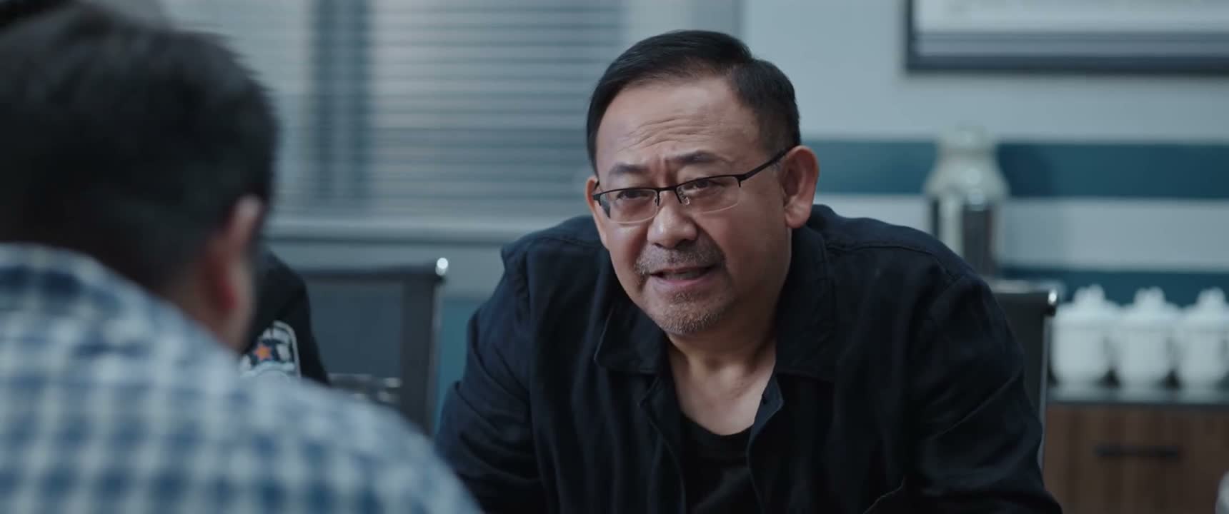 你以为我们是干什么吃的呀