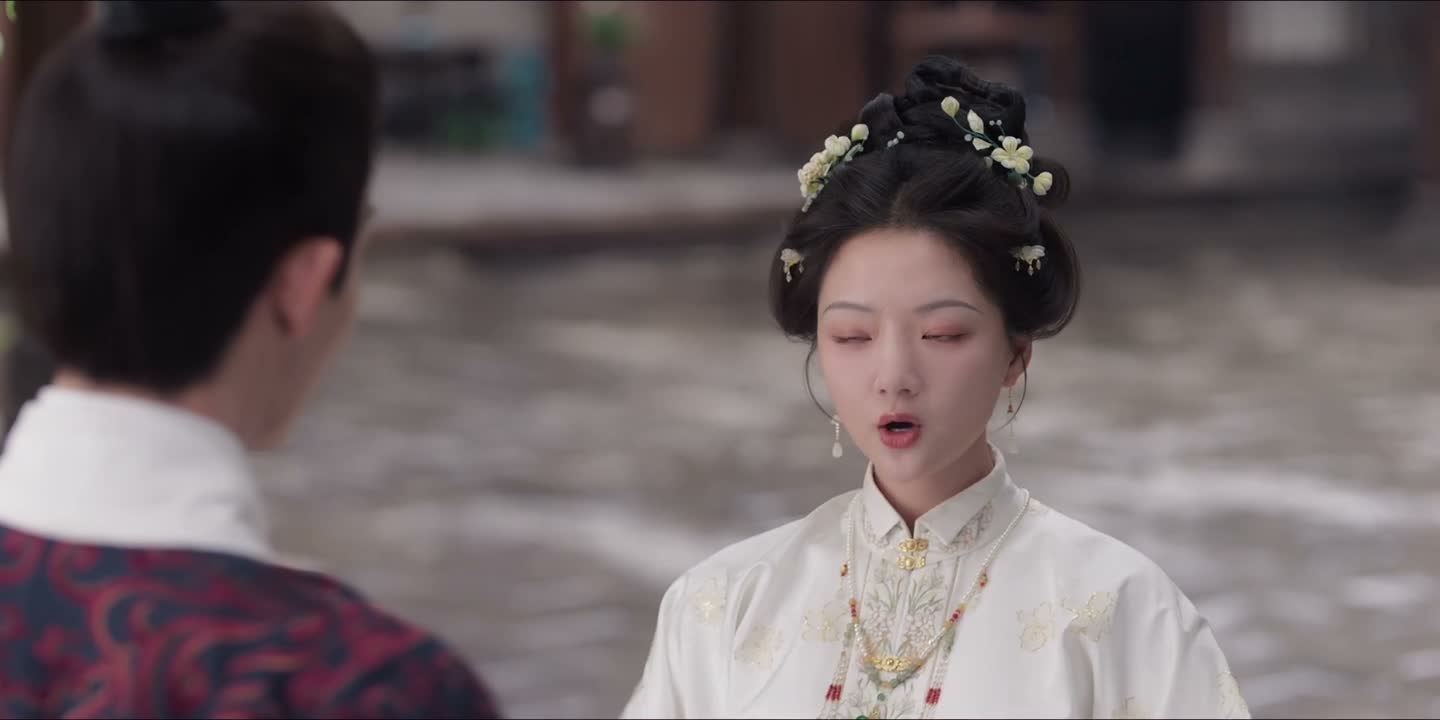我们在背后说话 你都能听得见