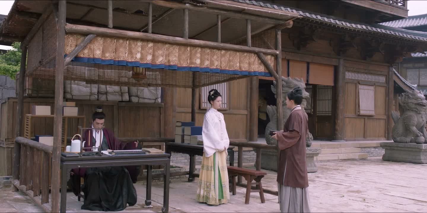 一样一样清点 结果在一个匣子里 发现了这个