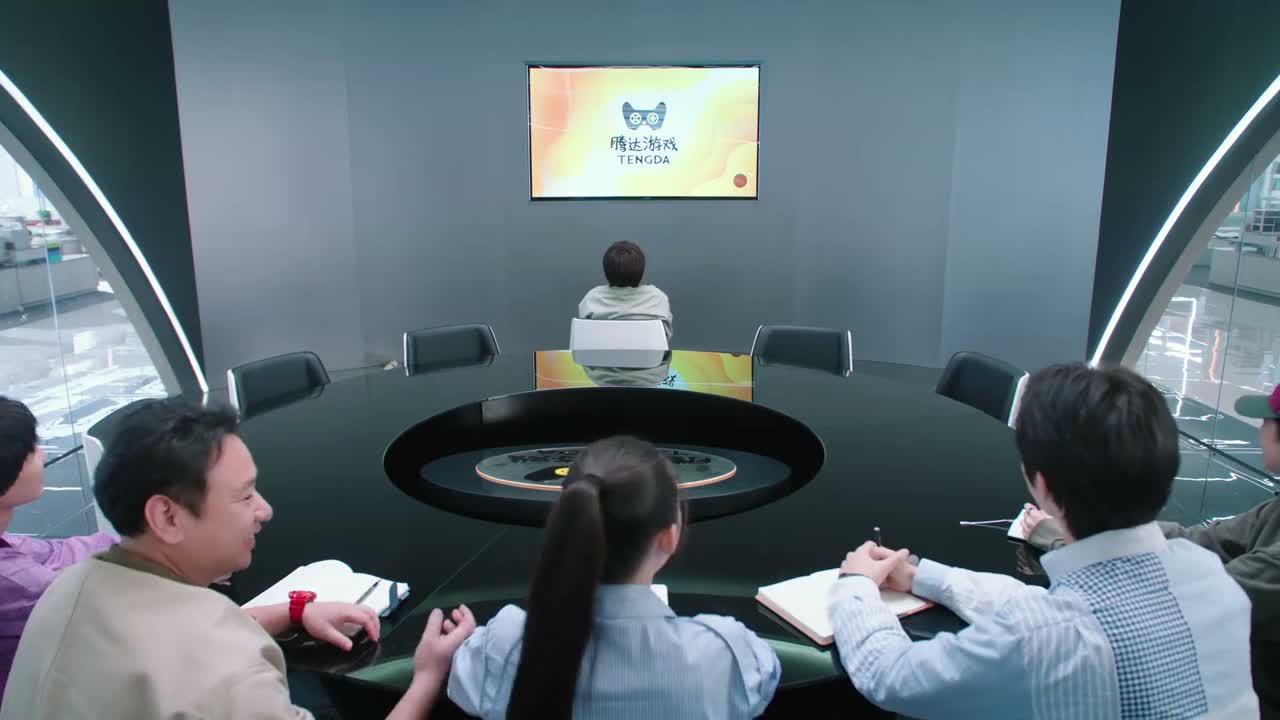 瞧把裴总乐的 裴总 开心了