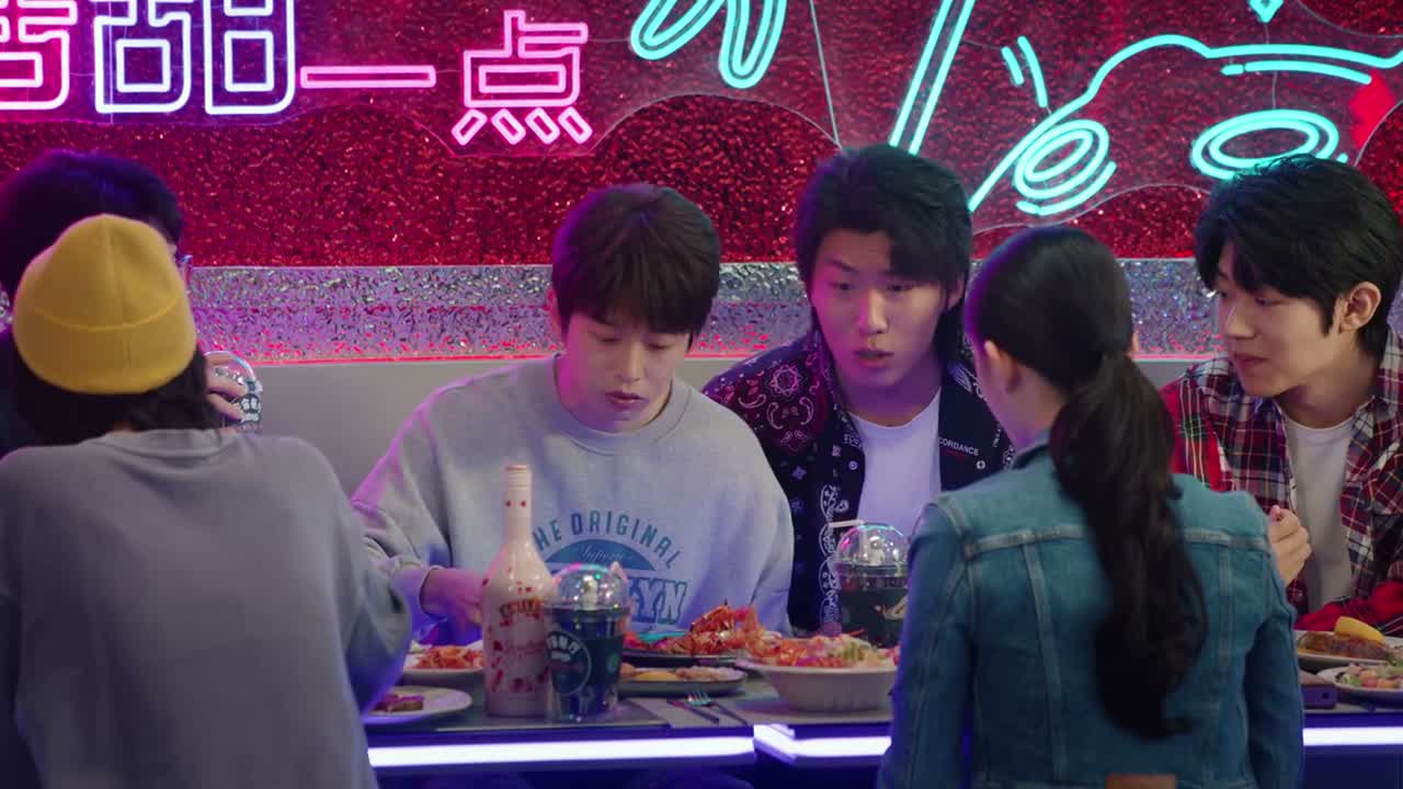 我跟她说她不听 她天天就翻我白眼