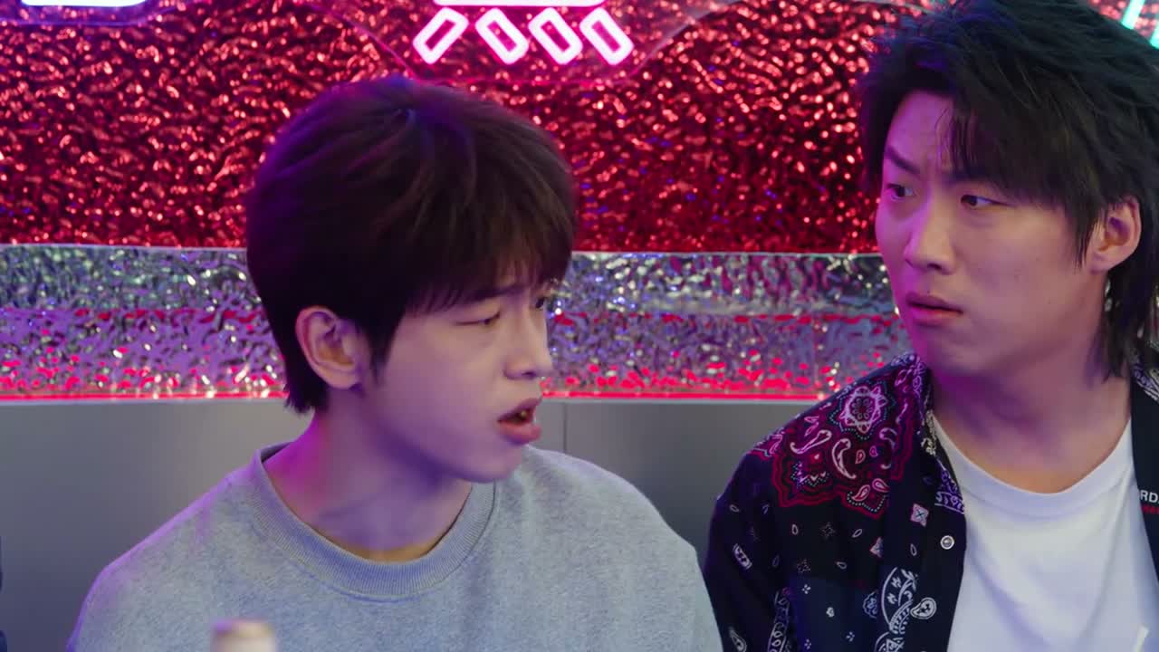 我怎么知道 你自己问辛特助啊 你帮我劝劝她
