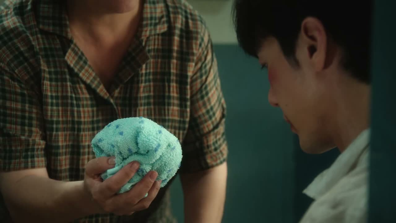妈给你弄了点冰啊 来