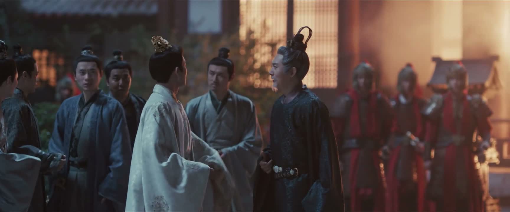 来人 将其擒拿