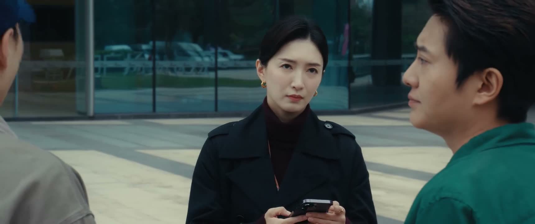 我们所有的竞品公司 都是打美女牌