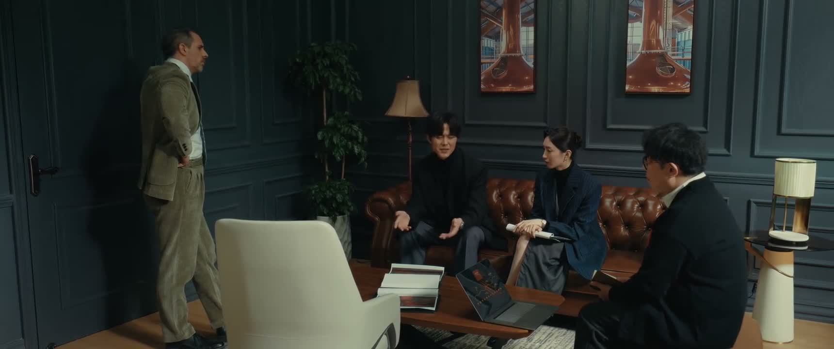 我们这些销售 把腿跑断了也跑不过来