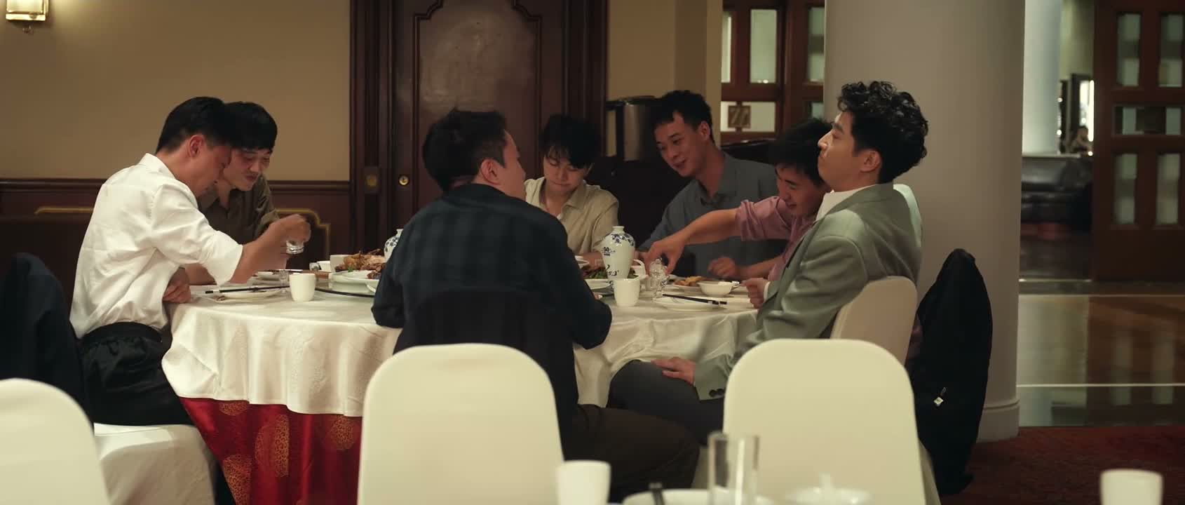 一会儿带你去个 忒色(好)的地方