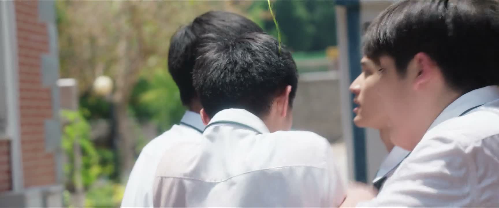别动手 别动手 走开 你要打架是吧