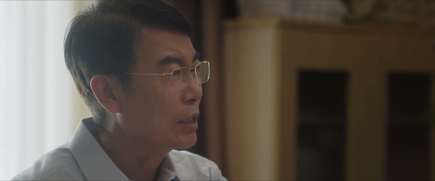 叫他们仨赶紧回教室上课吧 好吧
