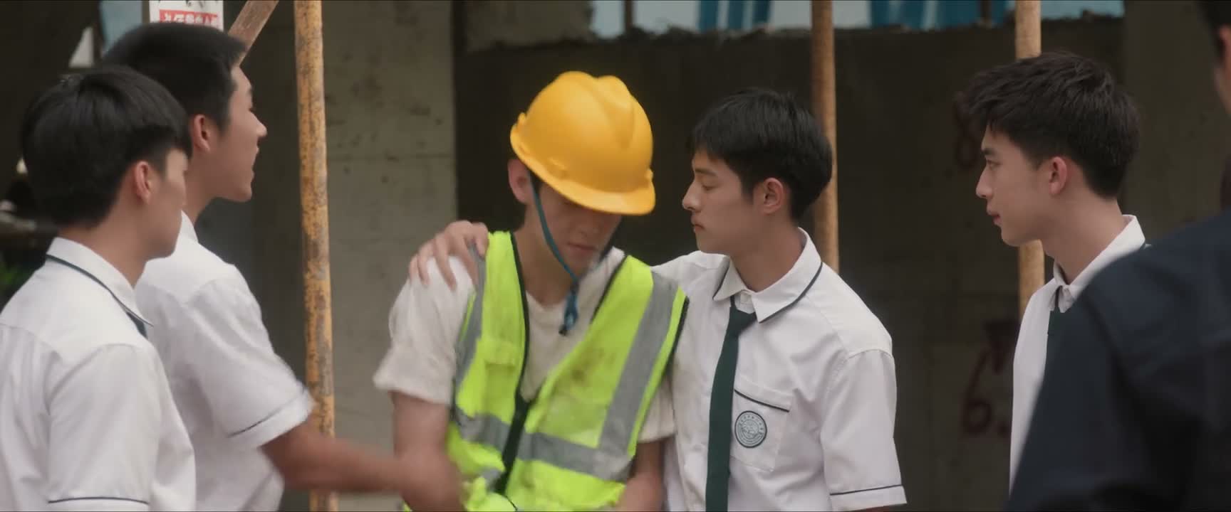 我看你真是欠揍 你说什么呢 你现在怎么这么㏺