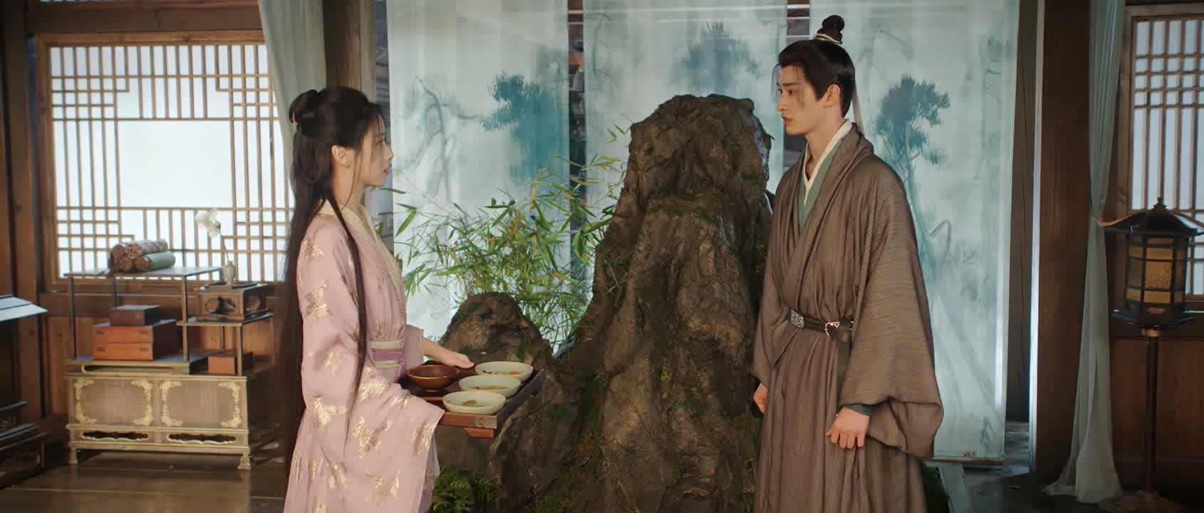 师父他们此时就在瀚海山脉外
