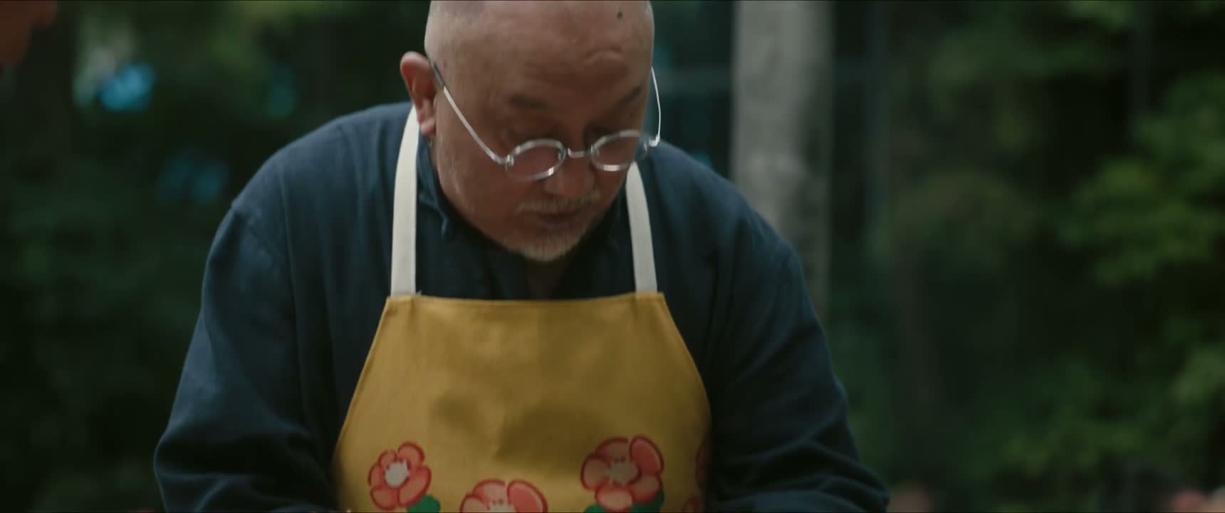 自己亲自拿起来