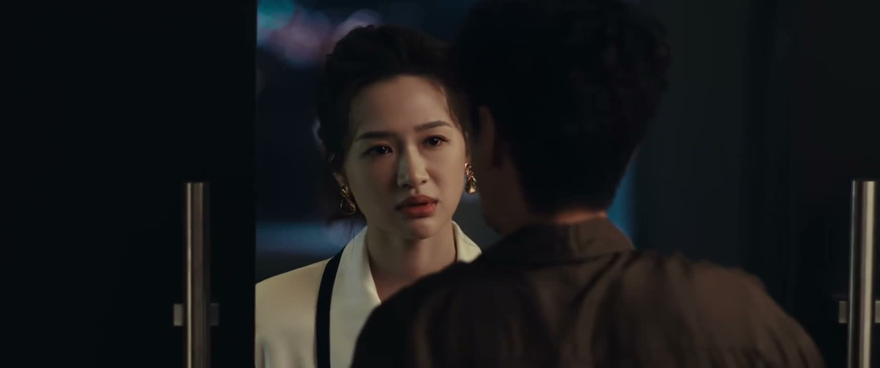 你为什么老不让我进你卧室啊