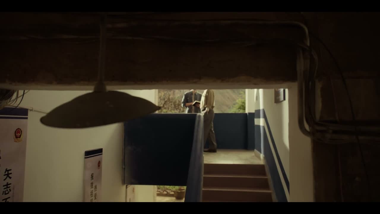 装疯卖傻 负隅顽抗