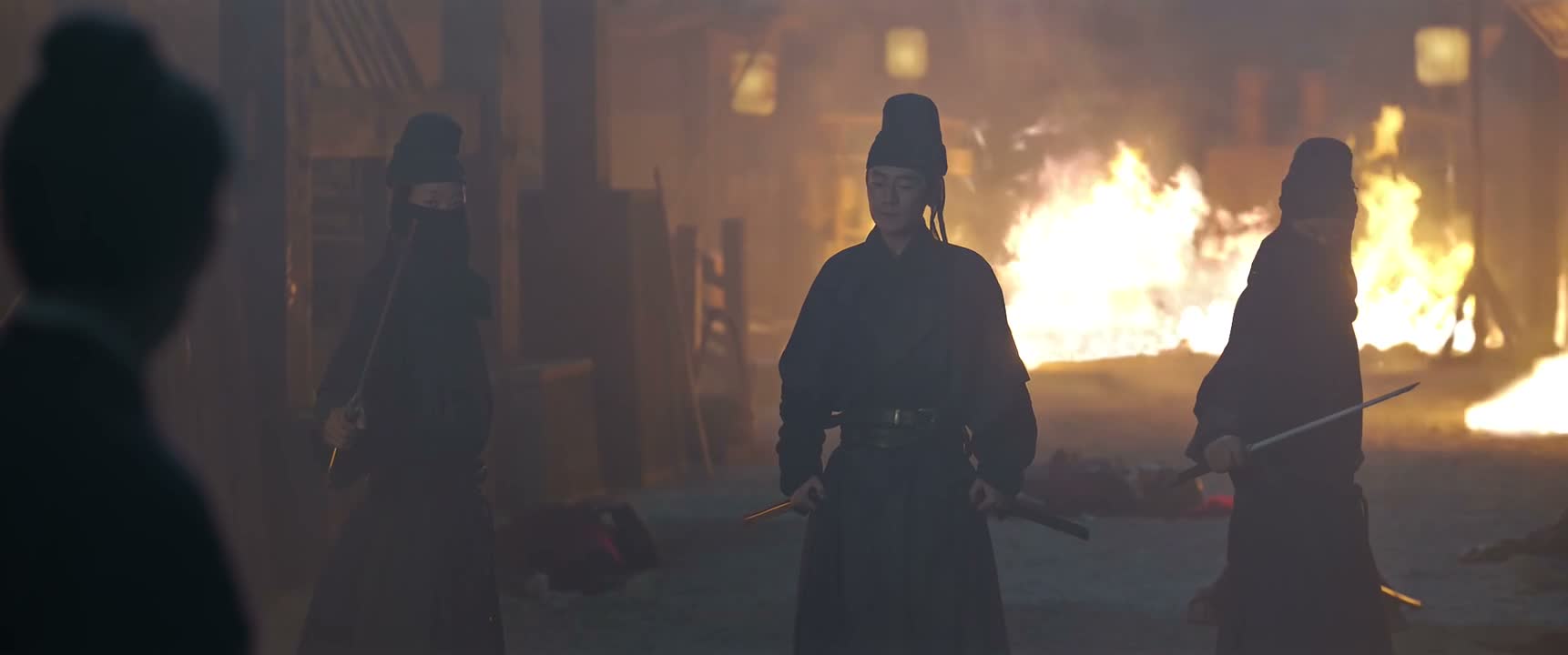 四处纵火 滥杀无辜