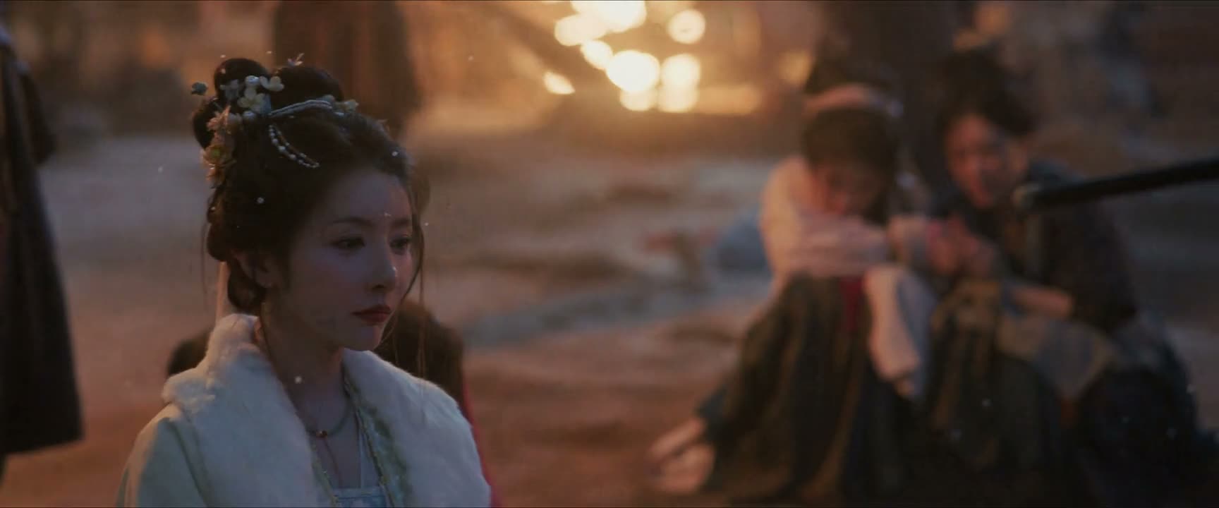 告诉我 她叫什么