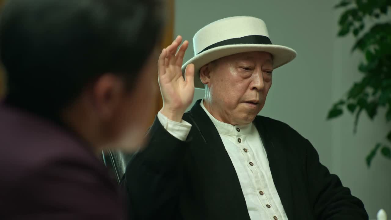 赞成投标的请举手