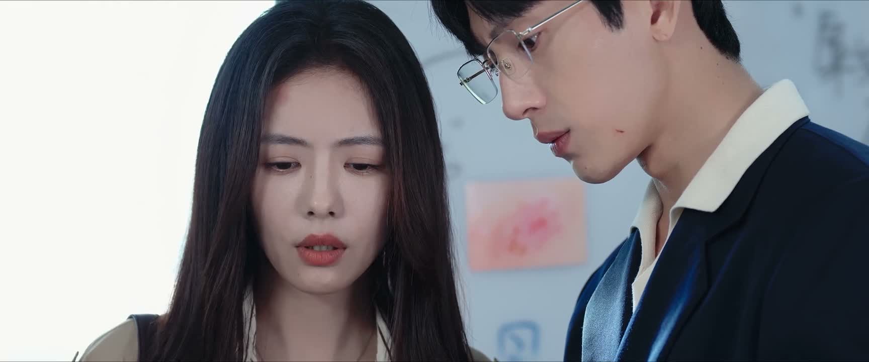 可是他看上去又很抗拒他呀