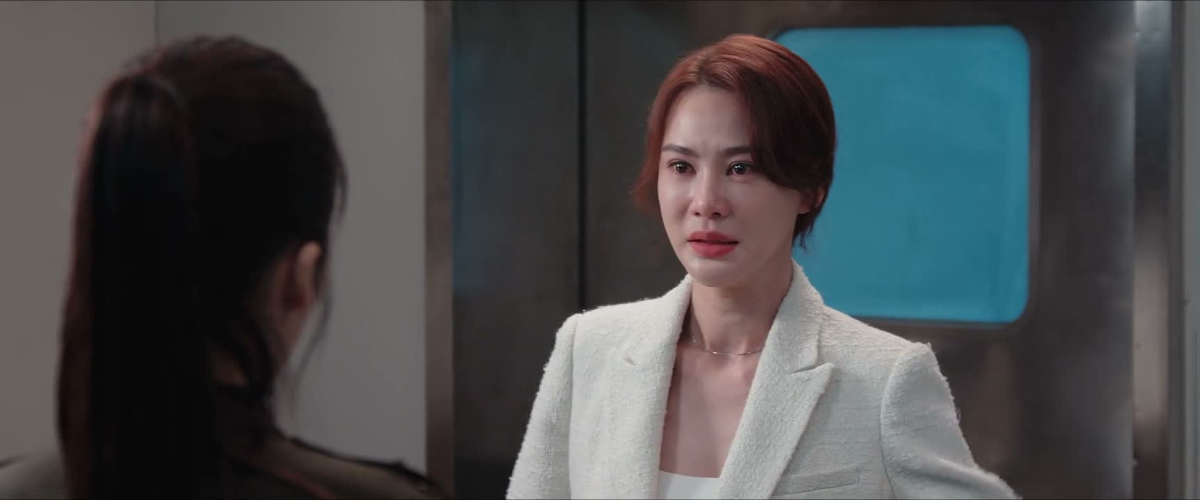 你们先坐会儿 我去看看我老公