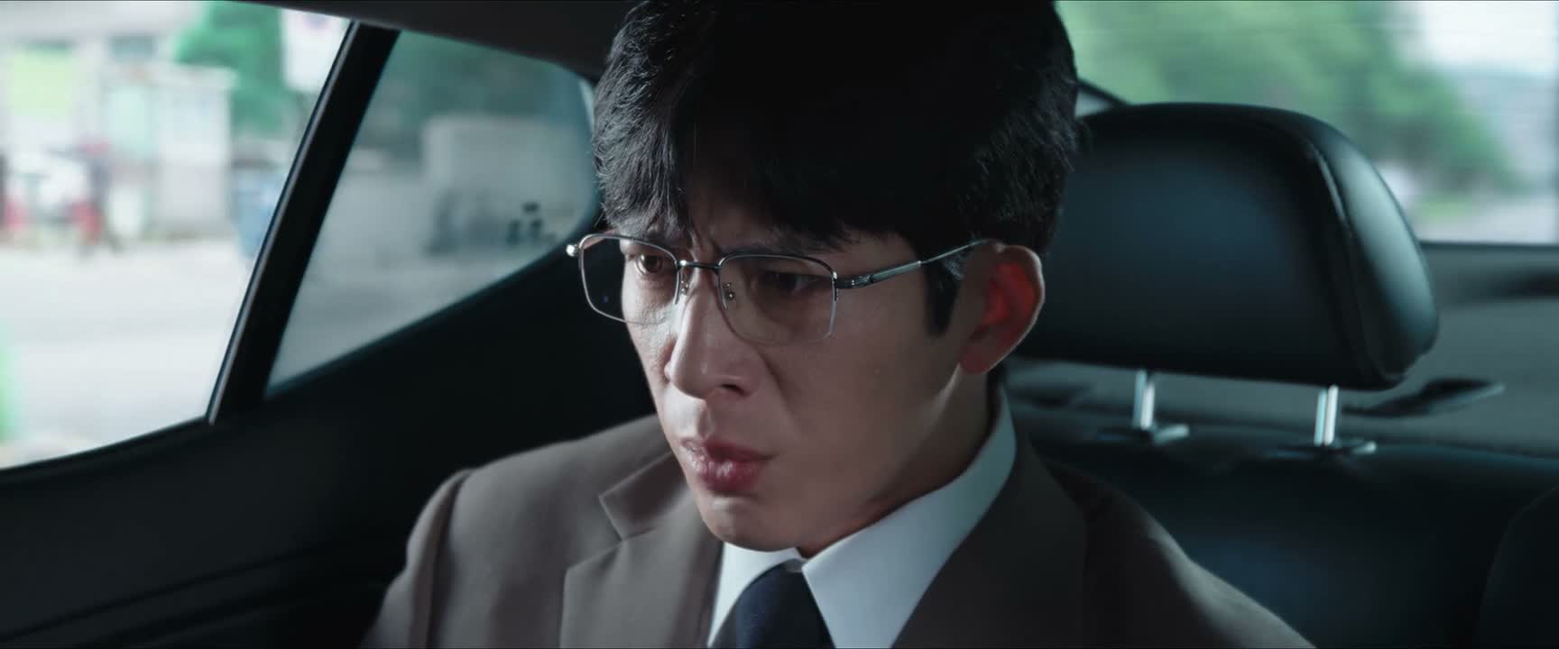 我没有想到他会对老师动手