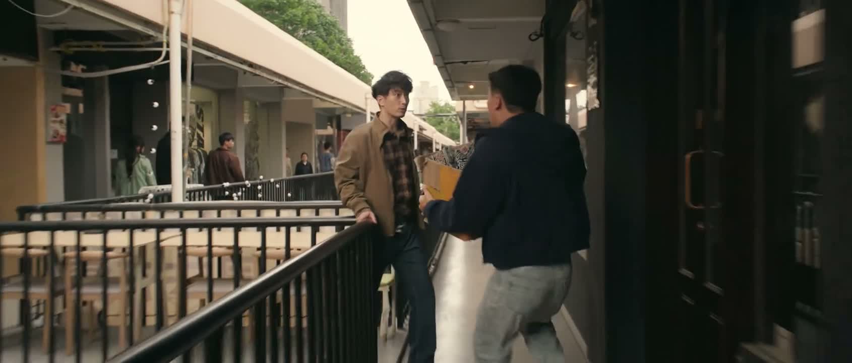 碎𪨊(小崽子) 干啥呢 别跑