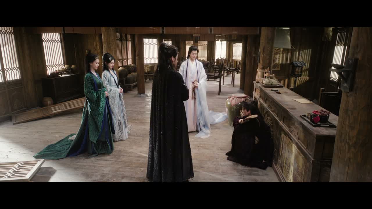 这客栈的门怎么都坏了?