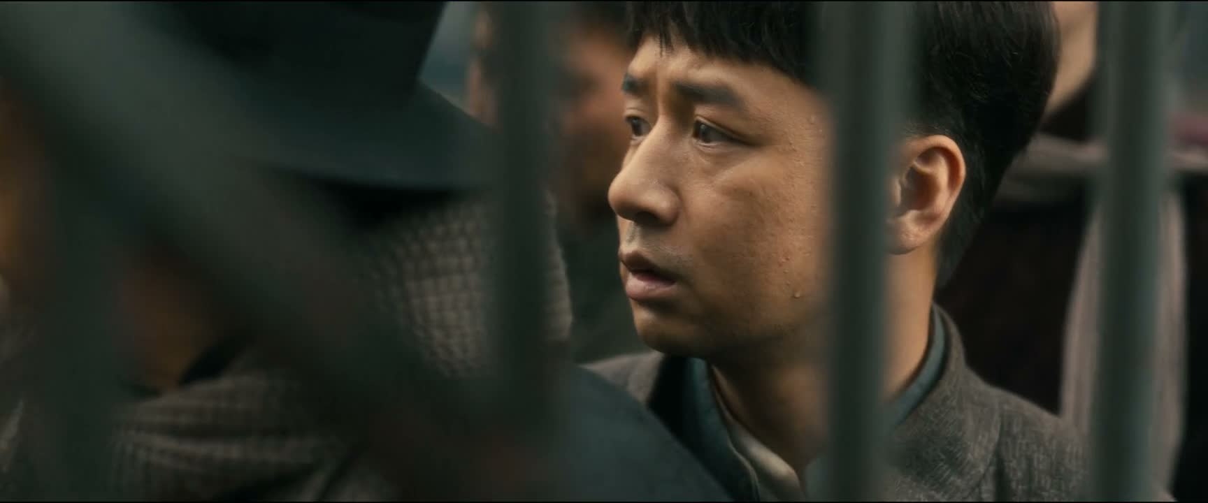 我就骂你呢 咋了 让开 开门