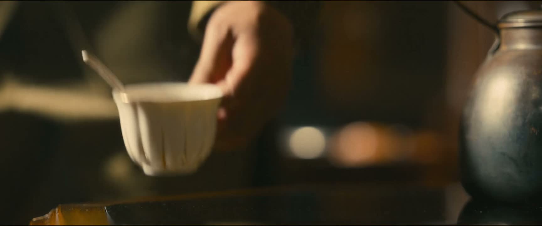 这 你我跟委员长关系近 还是他孙怀义跟委员长