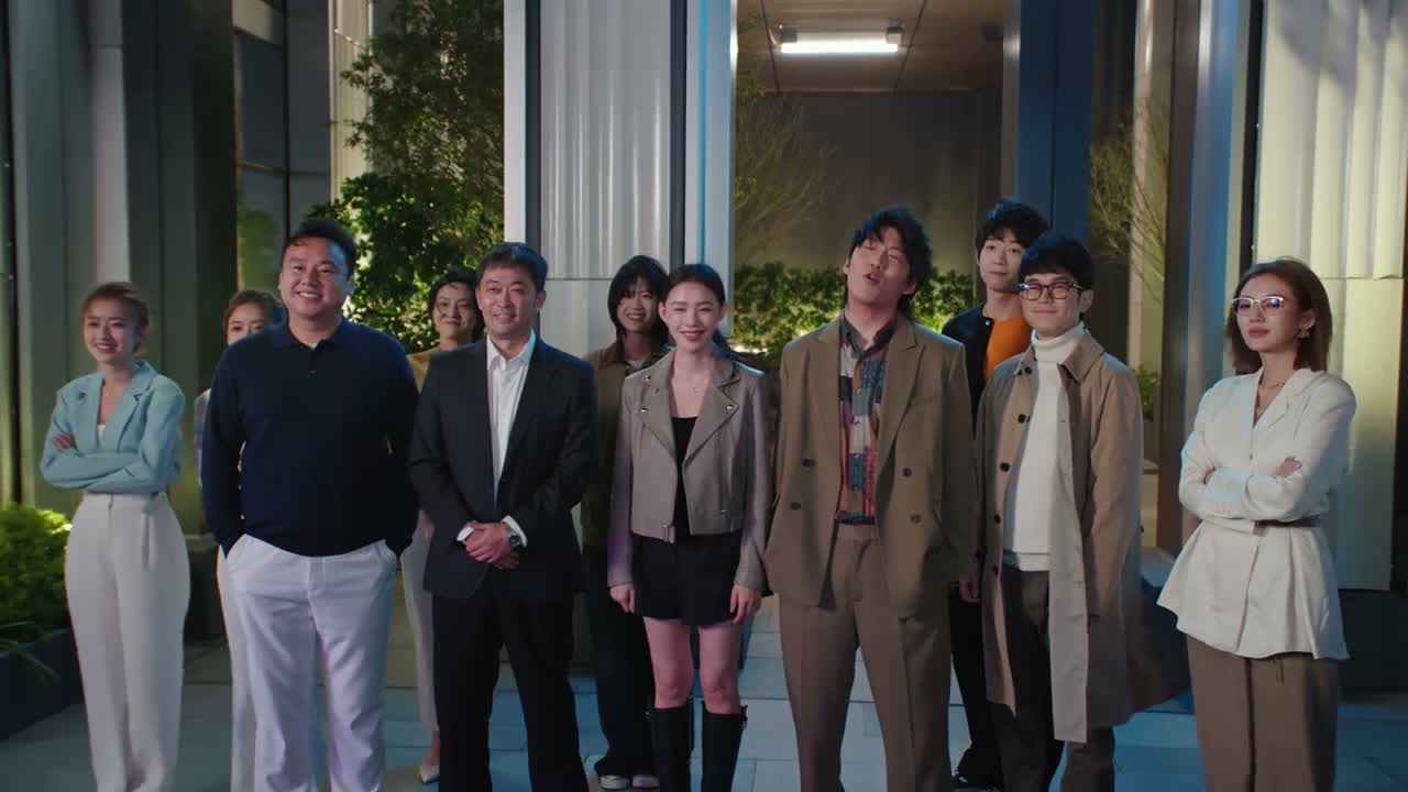 你不够意思啊 回来也不告诉我们