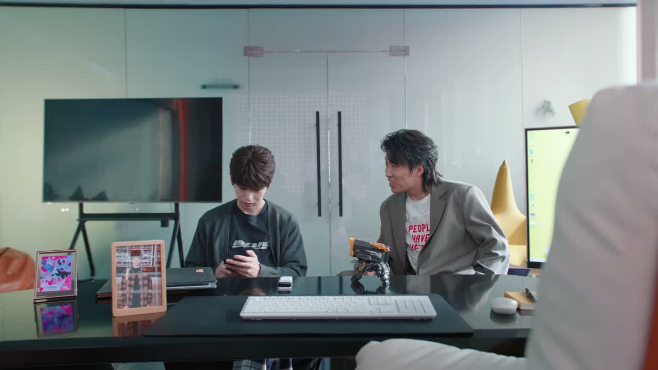 你是不是天天净忙着 social(社交)了