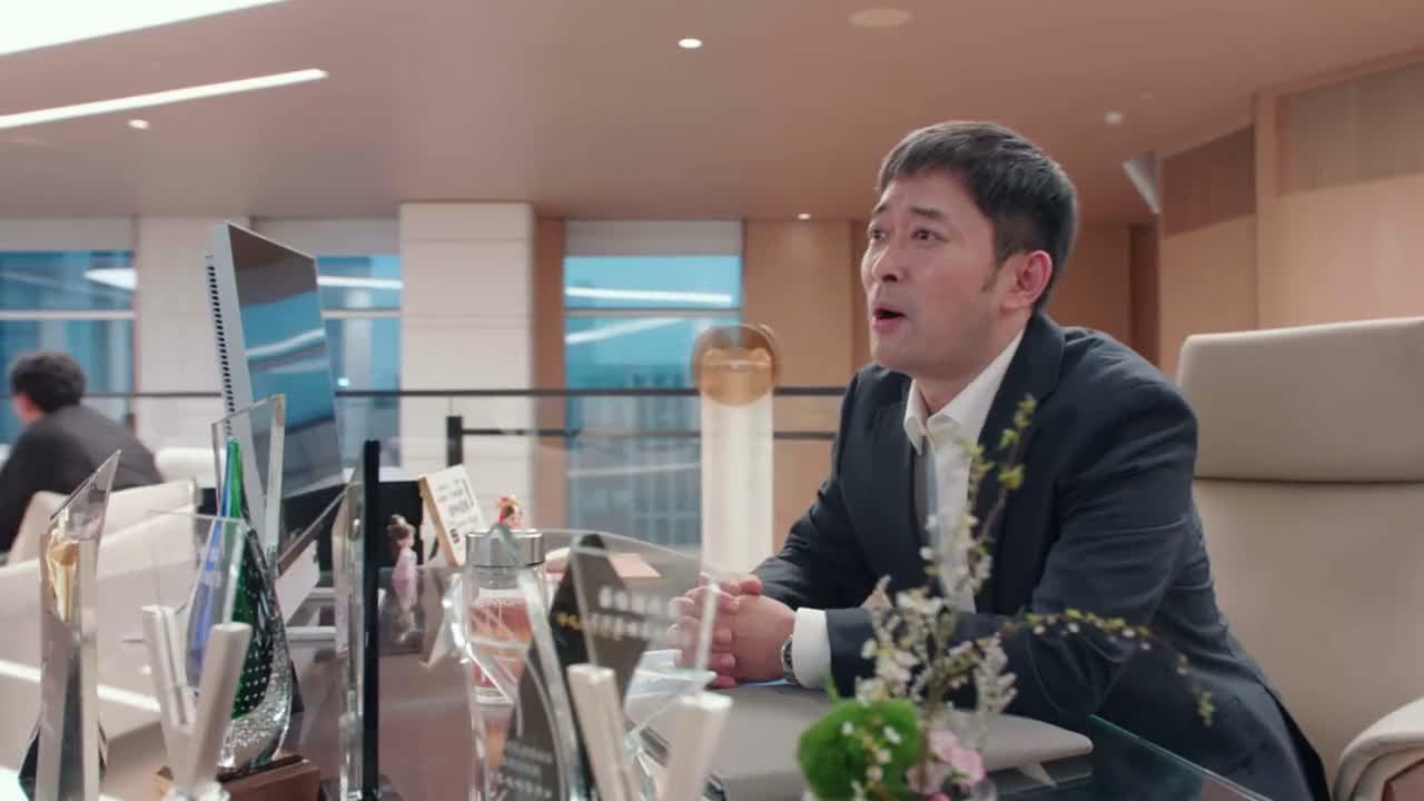我这办公桌都放不下了