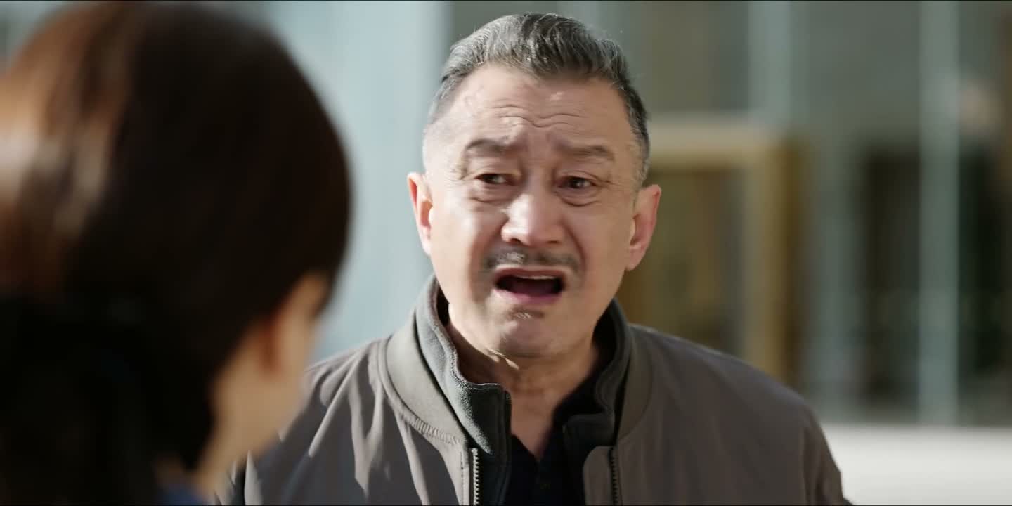 刚才当着那么多的人的面
