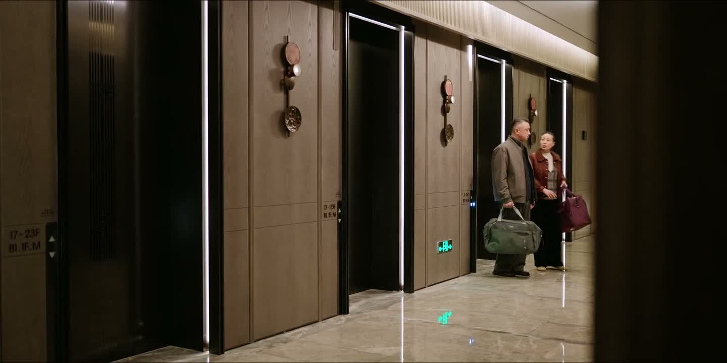 这狐狸精怎么知道蜜语住这里啊