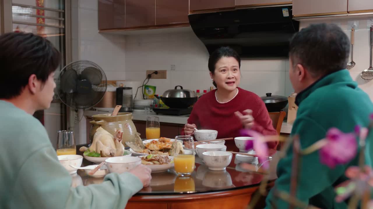 不是 你看那个明日嘉园多贵呀