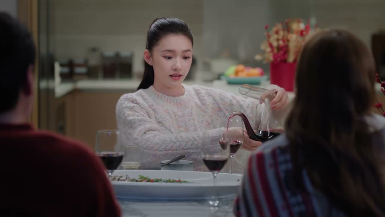 我跟你爸爸是挺担心你的 但是呢