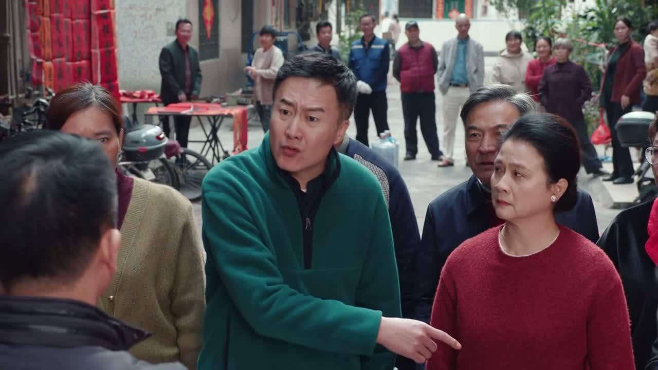 怎么这施工队一来 你们又变卦了呢 是呀