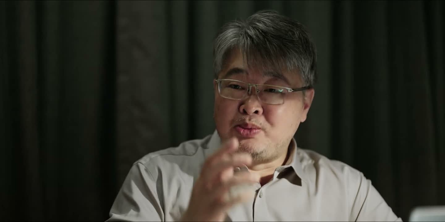 他就不能再说看不到了吧