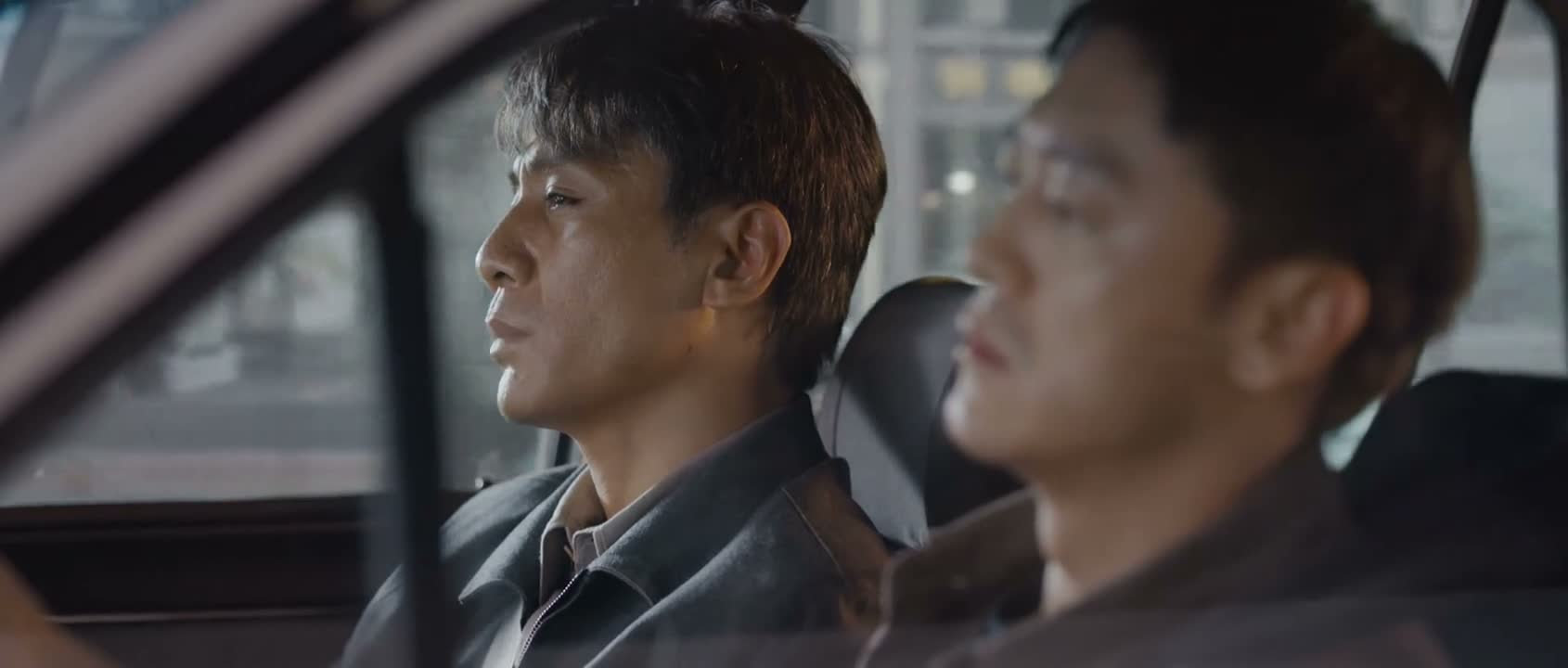 偏要自揭伤疤