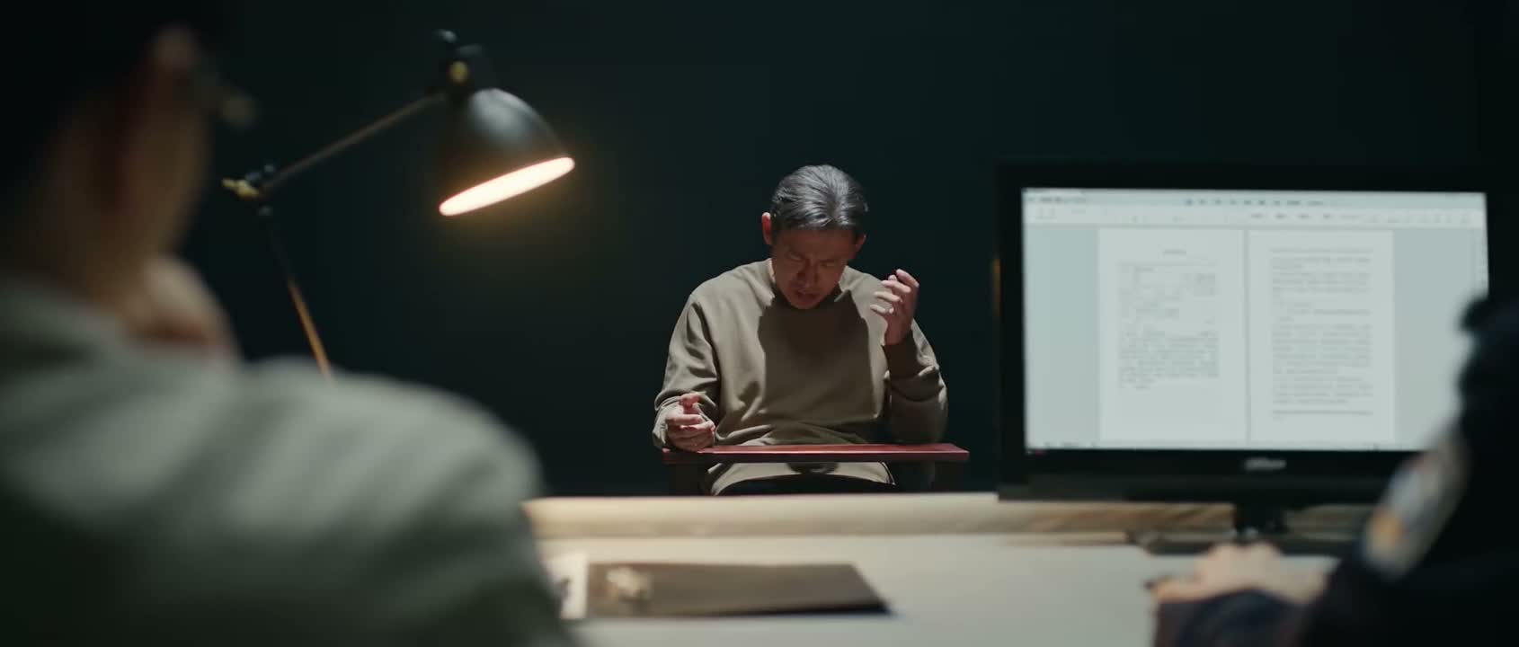 她肯定早就知道真相