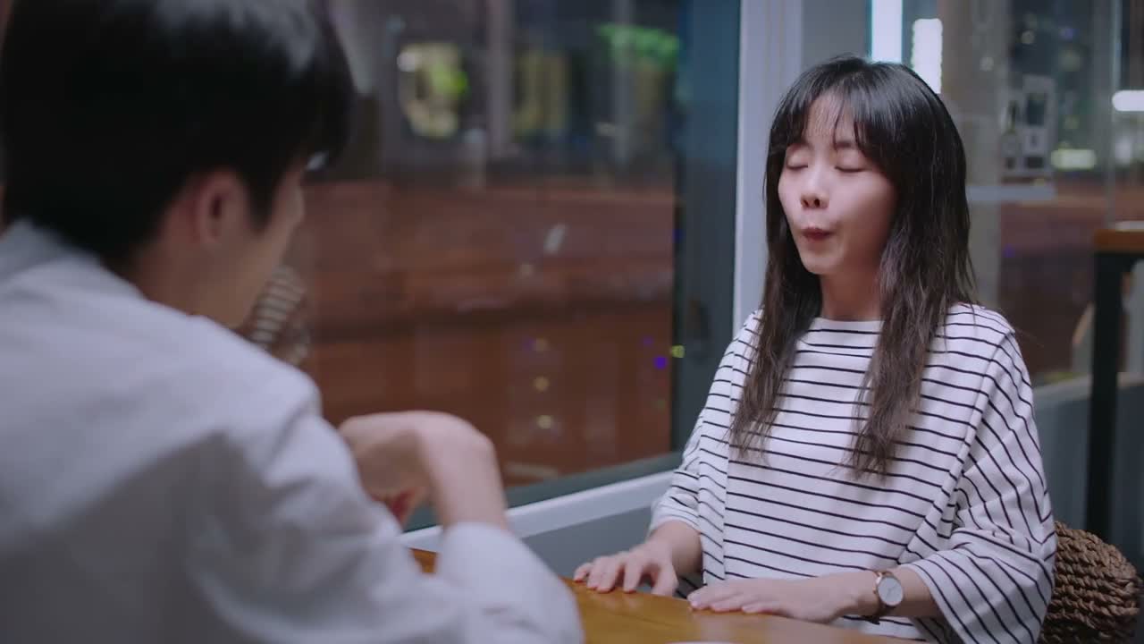 我都这儿都长痘了嘴上