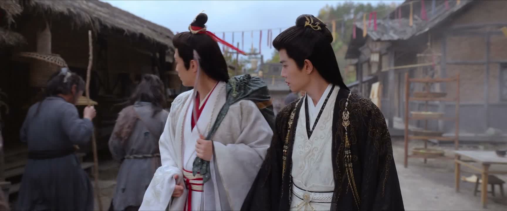 那家伙就是个傻的