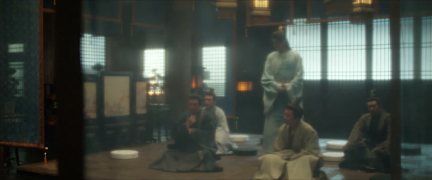 刀子是大家递过去的
