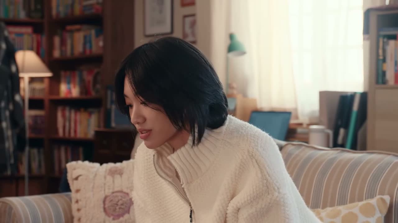 不小心把后视镜给碰了